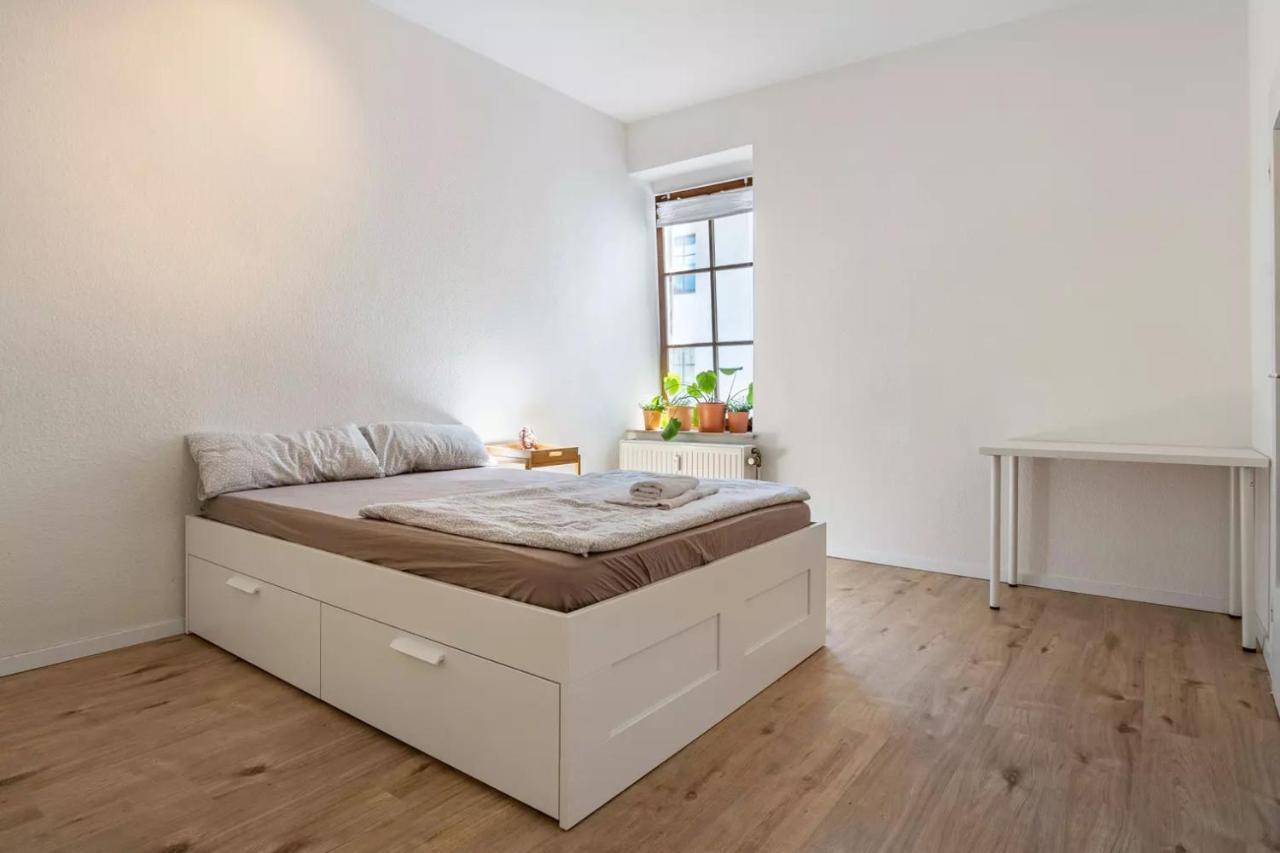 Next Home - Free Parking & Wifi - Badewanne Дуйсбург Экстерьер фото