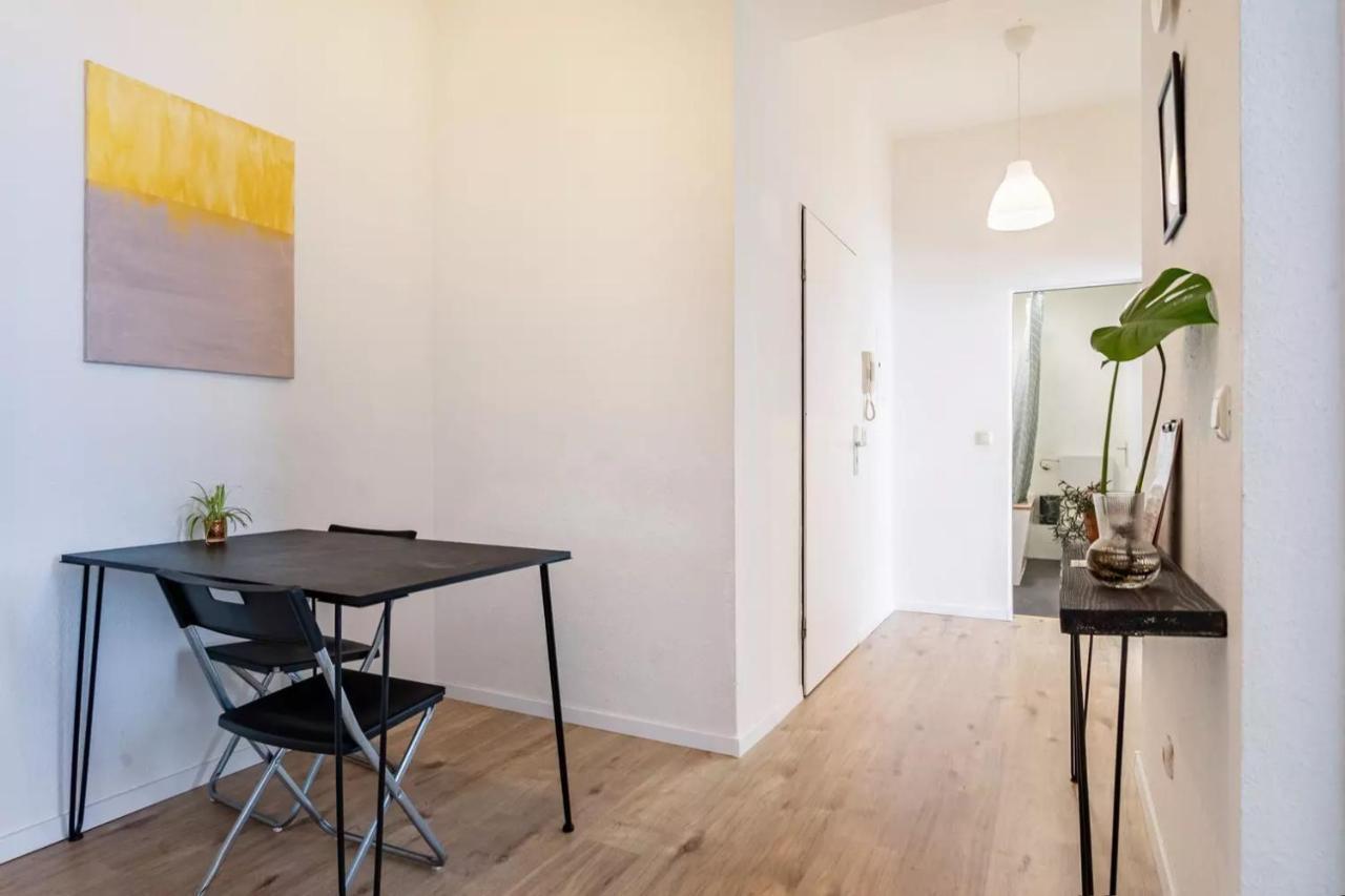 Next Home - Free Parking & Wifi - Badewanne Дуйсбург Экстерьер фото